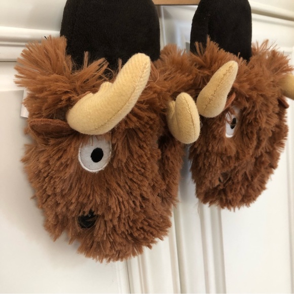🫎 NWT Lazy One kids Moose Critter slippers - Picture 2 of 10